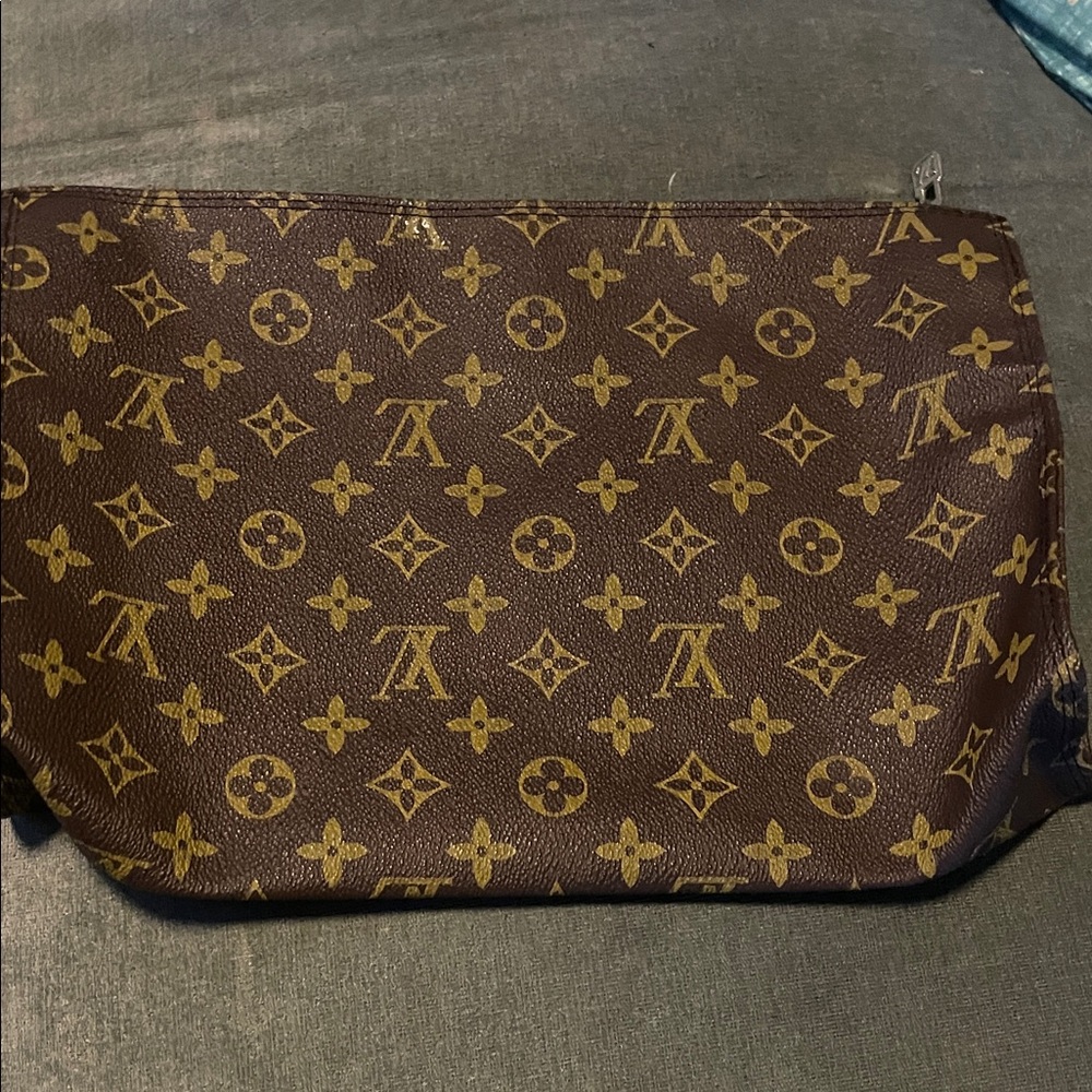 Louis Vuitton Monogram Toiletry Bag in Brown and Gold - Picture 4 of 8